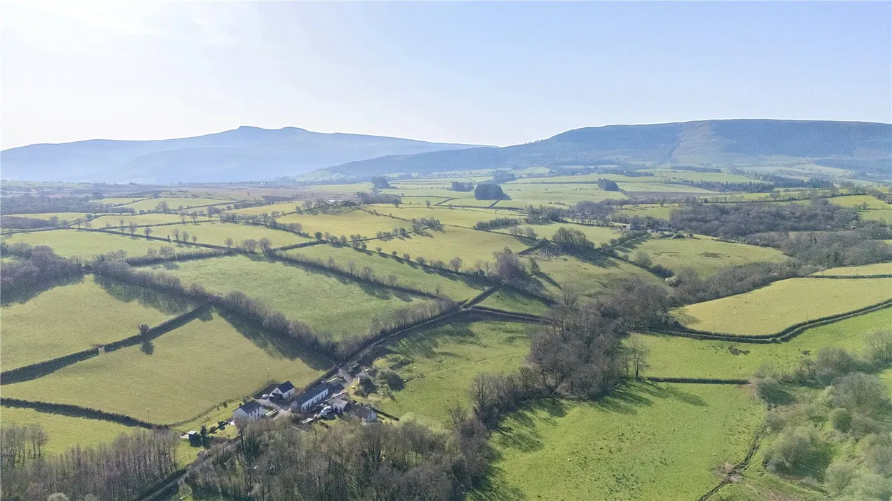Cwmcamlais, Brecon, Powys, LD3 8TE, photo 36