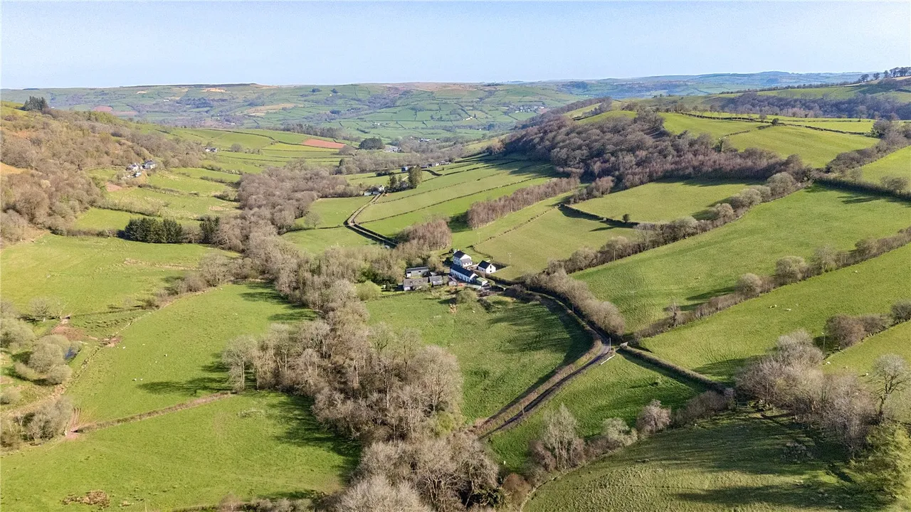 Cwmcamlais, Brecon, Powys, LD3 8TE, photo 33