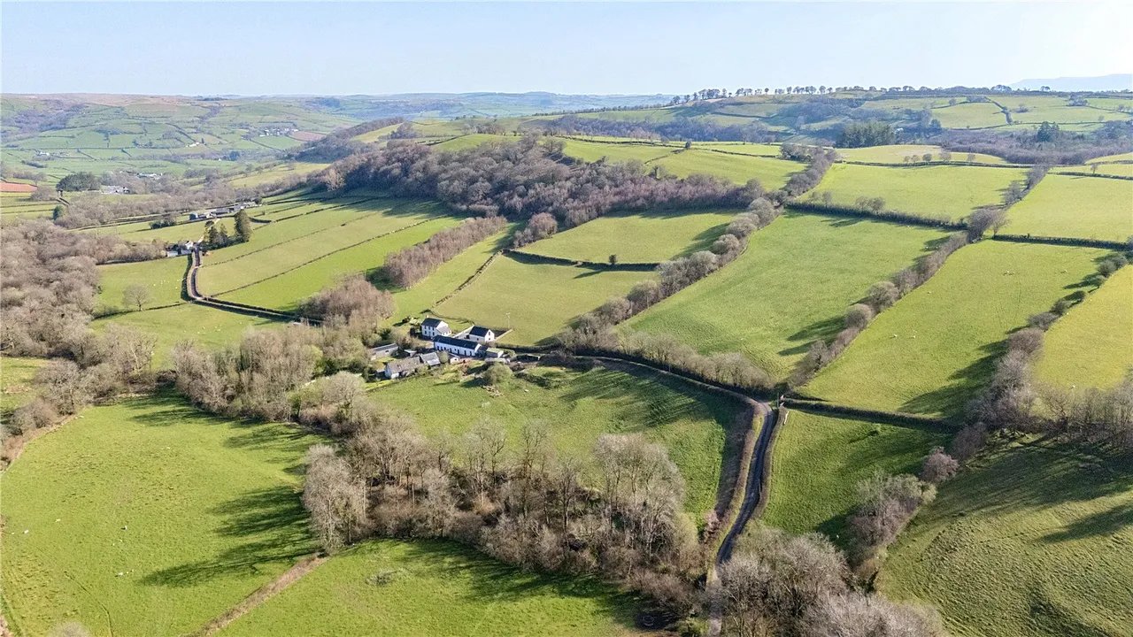 Cwmcamlais, Brecon, Powys, LD3 8TE, photo 37