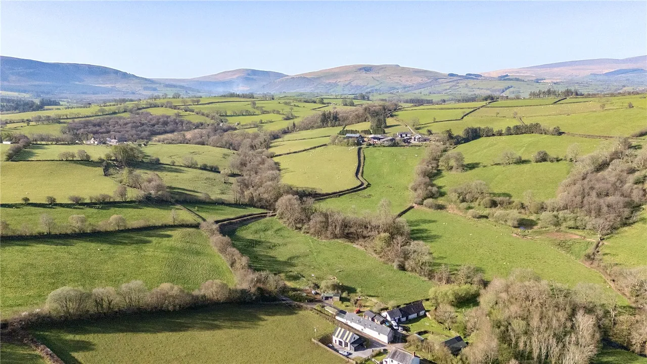Cwmcamlais, Brecon, Powys, LD3 8TE, photo 34