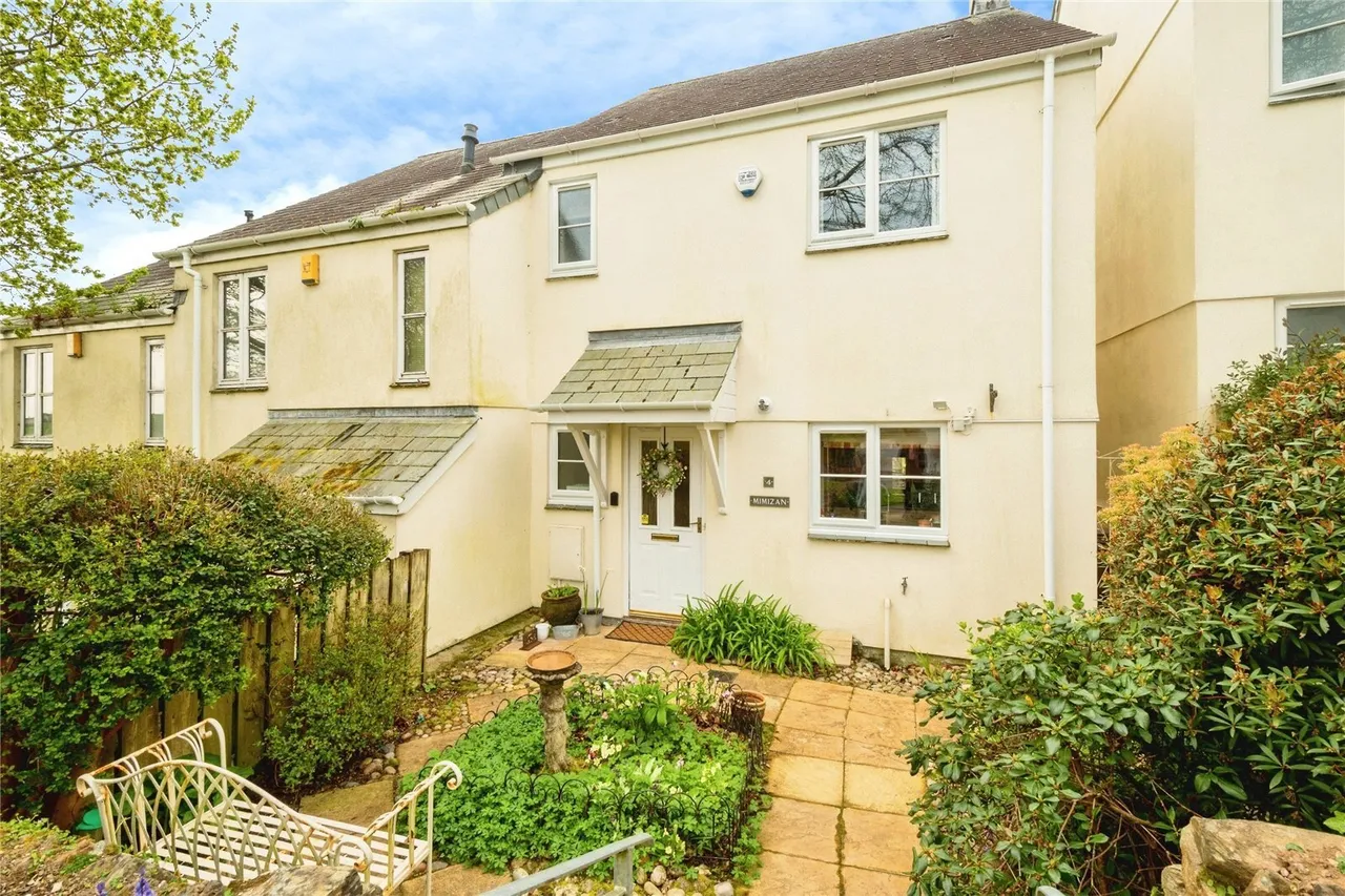 3 bed house for sale, Nikita Terrace, Bodmin Hill, PL22