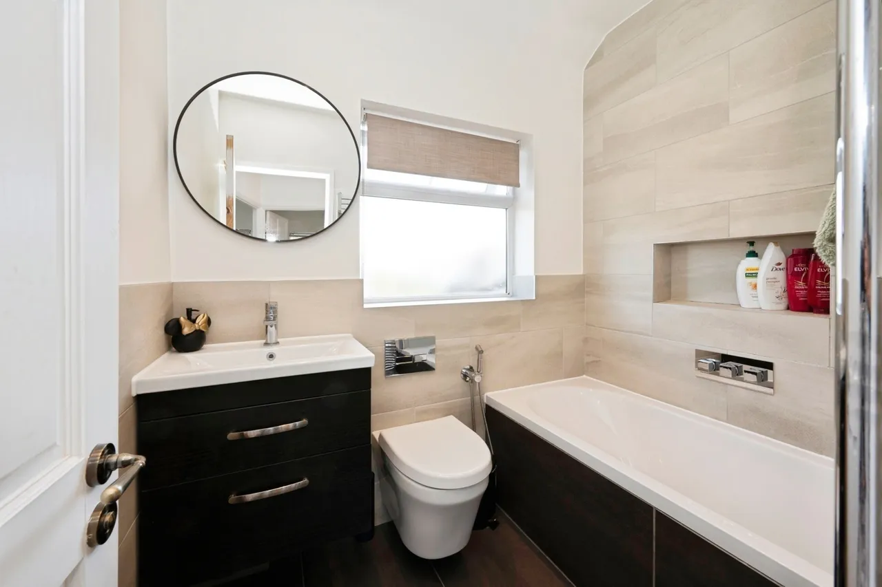 Buckland Way, Worcester Park, KT4, photo 13