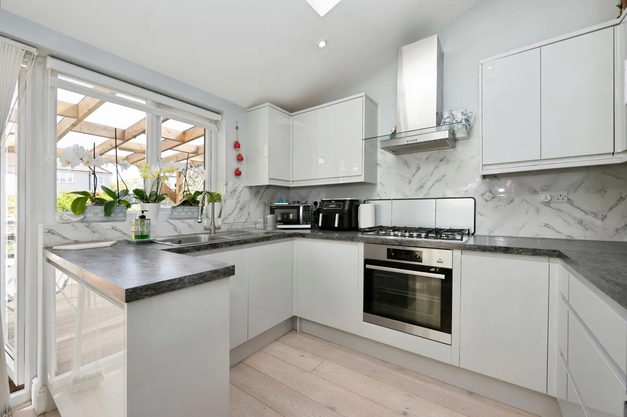Buckland Way, Worcester Park, KT4, photo 3