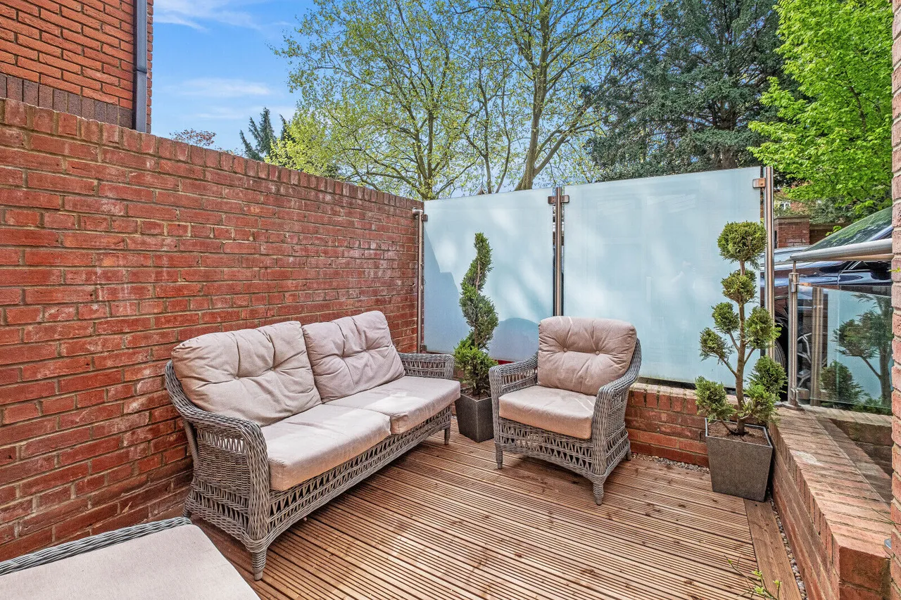 Wimbledon Hill Road, London, SW19, photo 16