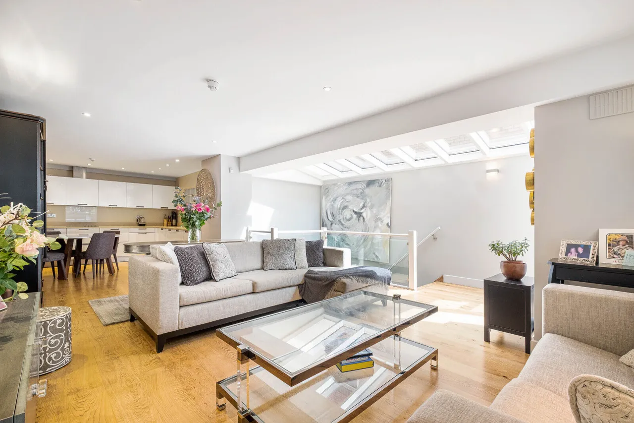 Wimbledon Hill Road, London, SW19, photo 6