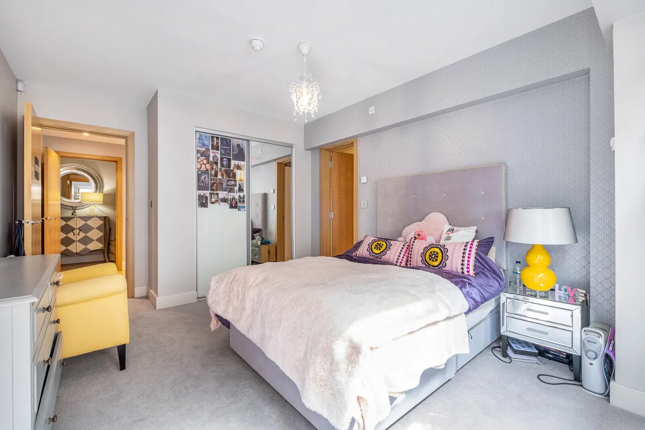 Wimbledon Hill Road, London, SW19, photo 9