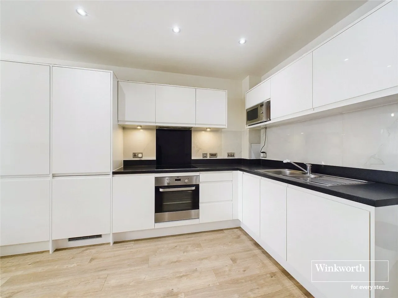 Westmoreland Road, Kingsbury, NW9, photo 2