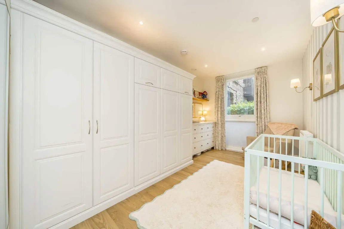 Plough Lane, SW17, photo 5
