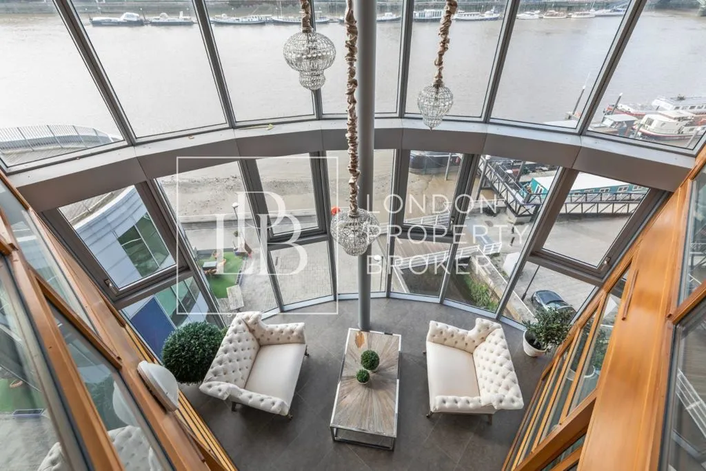 Lombard Road, London, SW11, photo 17