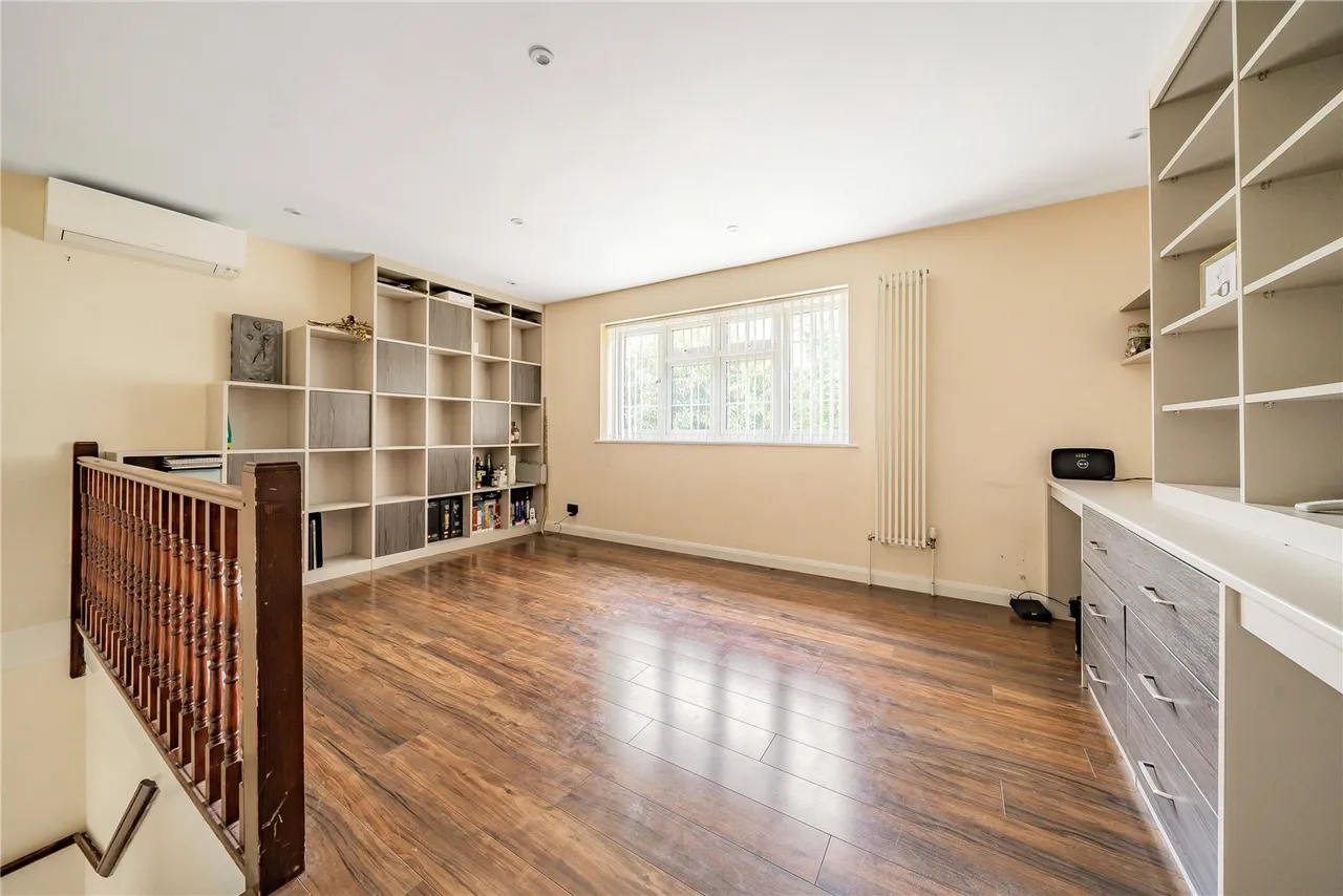Brackendale Road, Camberley, Surrey, GU15 2JN, photo 14