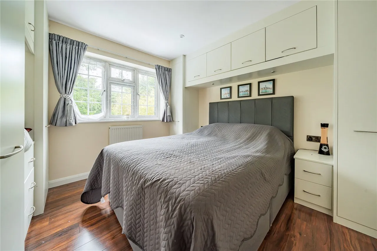 Brackendale Road, Camberley, Surrey, GU15 2JN, photo 15