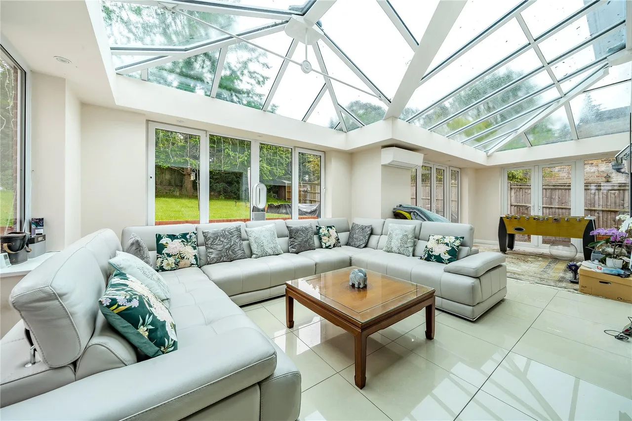 Brackendale Road, Camberley, Surrey, GU15 2JN, photo 5