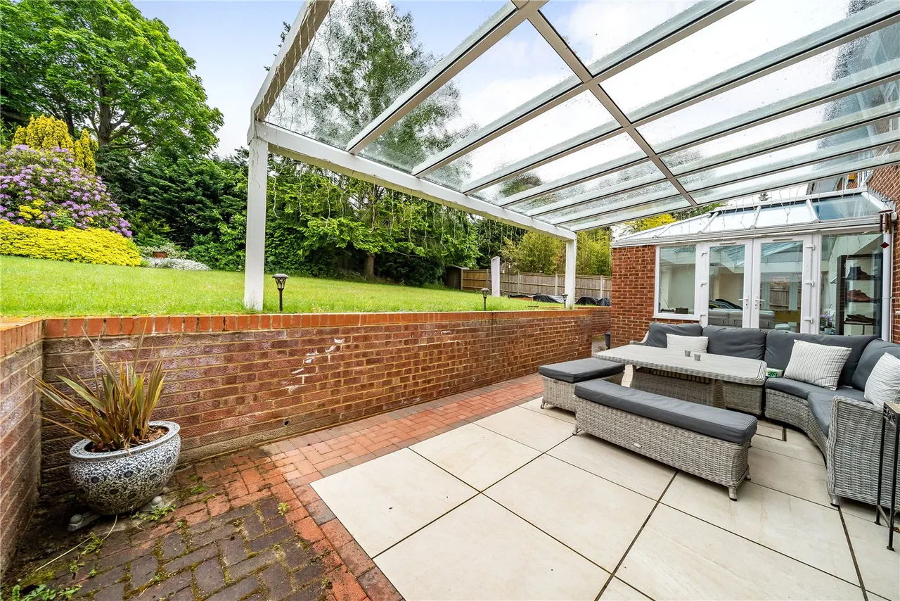 Brackendale Road, Camberley, Surrey, GU15 2JN, photo 11
