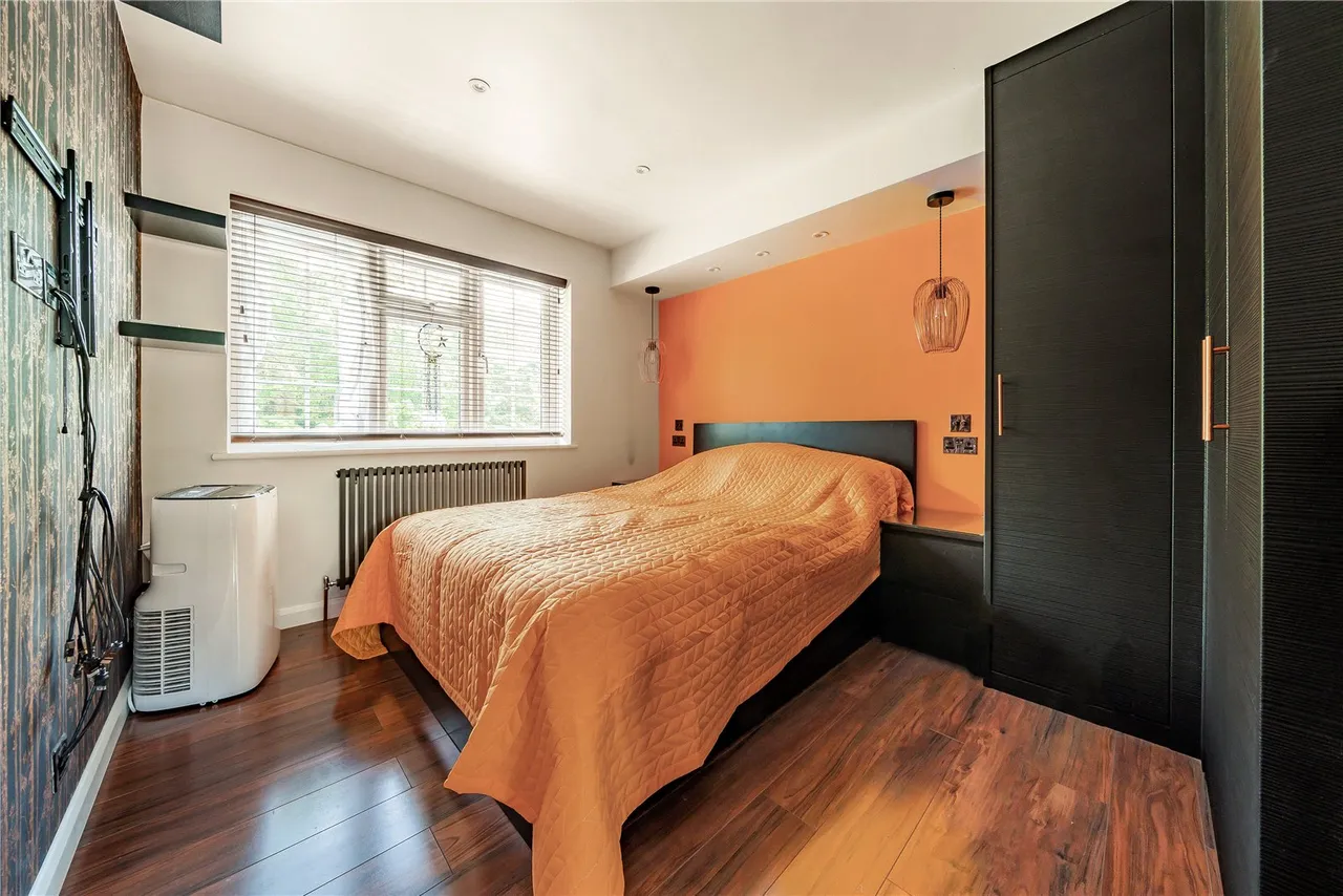 Brackendale Road, Camberley, Surrey, GU15 2JN, photo 13