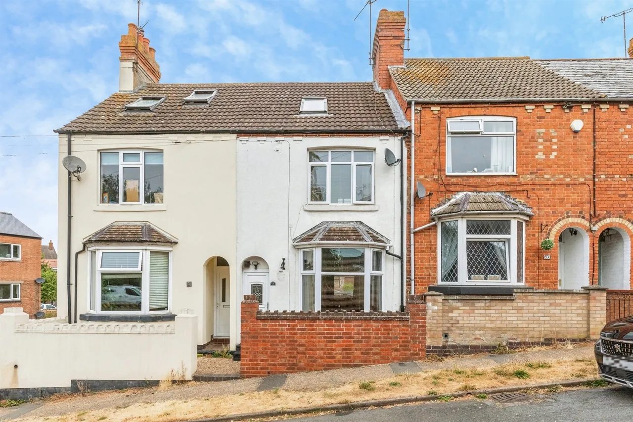 3 bed house for sale, Gladstone Street, Ringstead, NN14