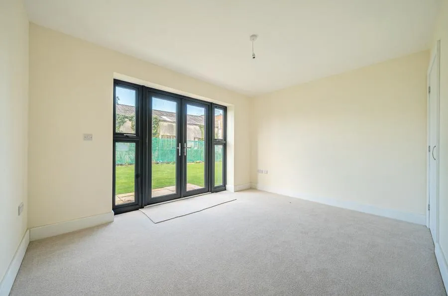 Milestone Road, Carterton, OX18, photo 7