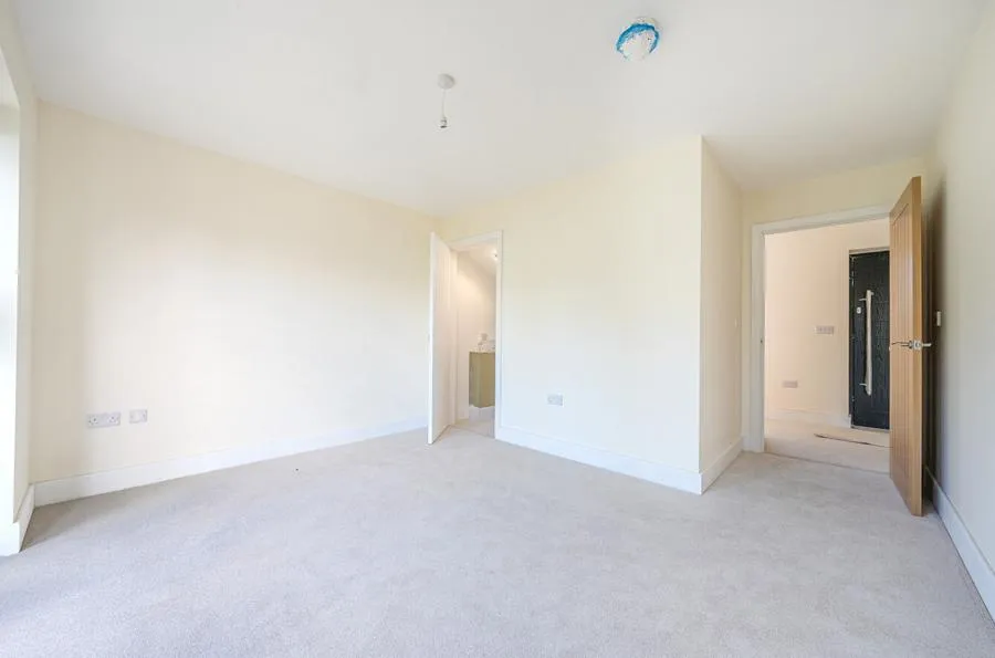 Milestone Road, Carterton, OX18, photo 6