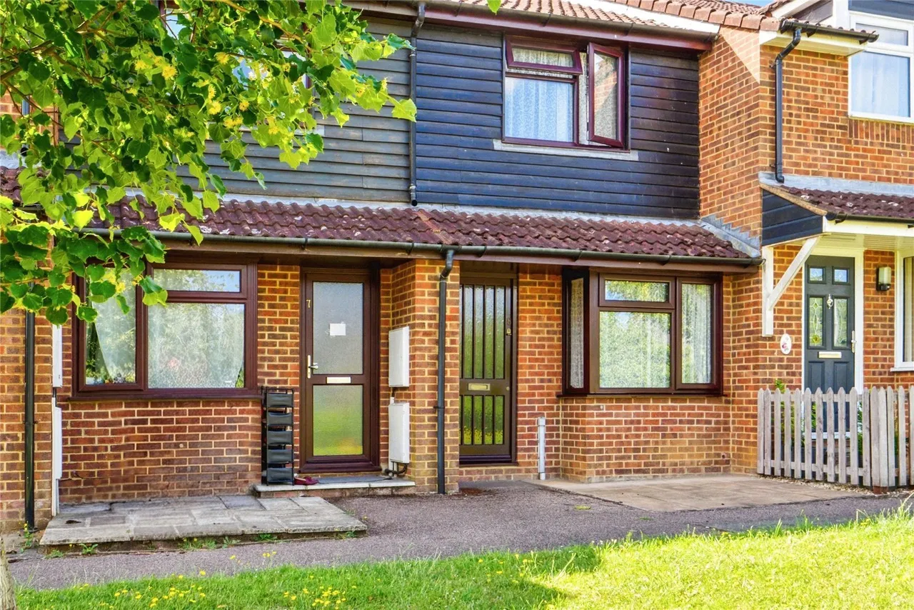 2 bed house for sale — Market View, Market Place, Aylesham, Canterbury, CT3