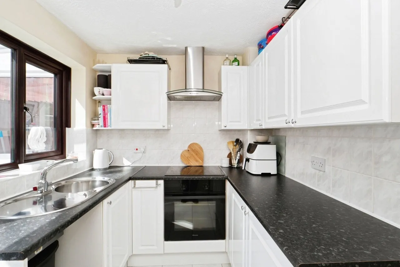 Market View, Market Place, Aylesham, Canterbury, CT3, photo 5