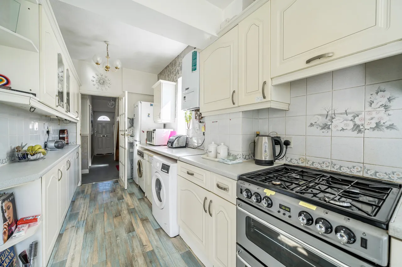 Bishop Ken Road, Harrow, HA3, photo 4
