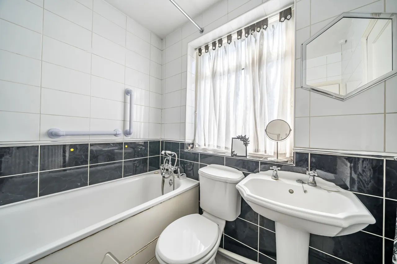 Bishop Ken Road, Harrow, HA3, photo 8