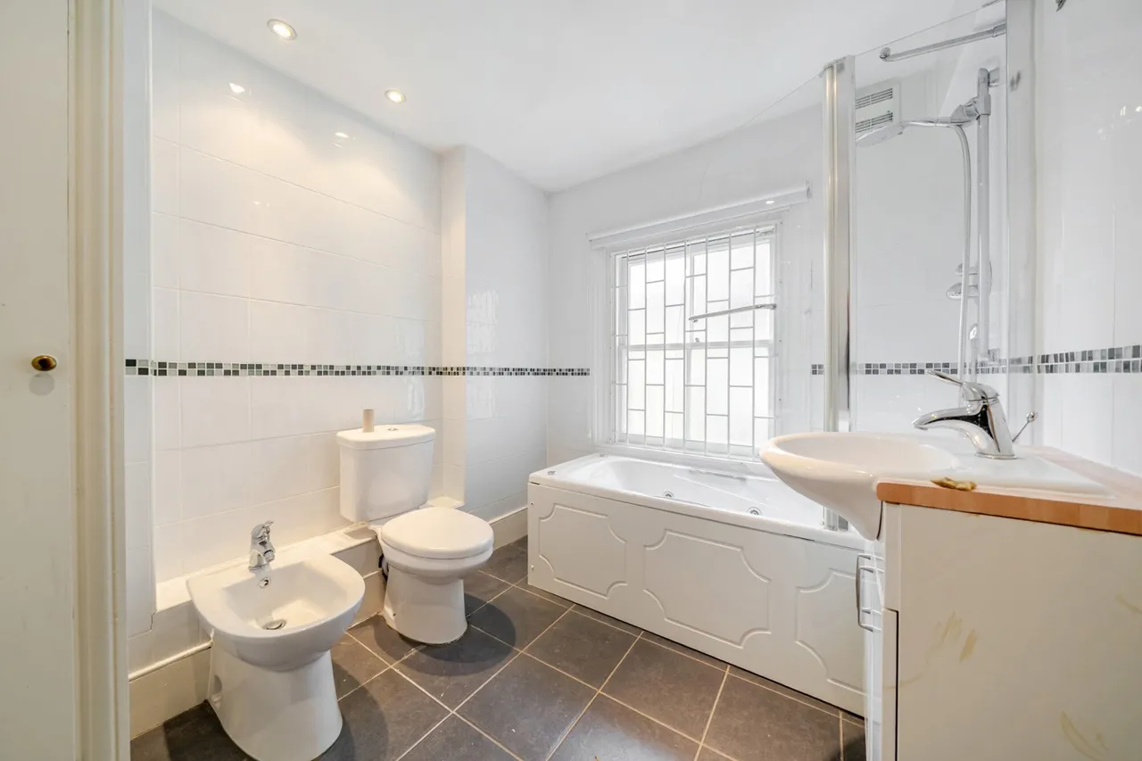Coleraine Road, SE3, photo 19