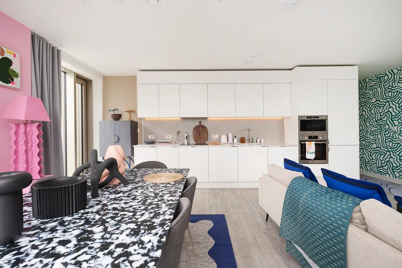 London, E20, photo 20