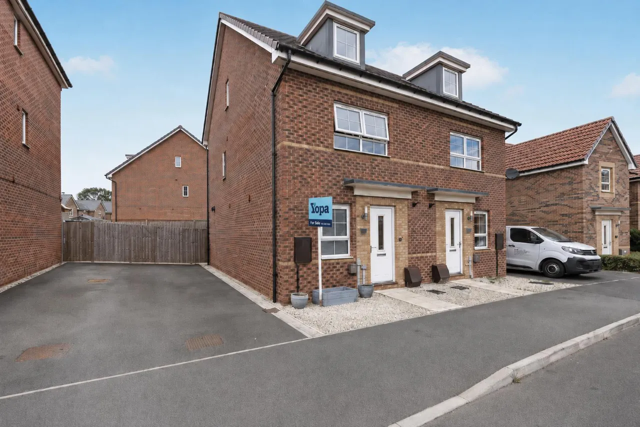 4 bed house for sale, Orange Tip Close, Worksop, S81