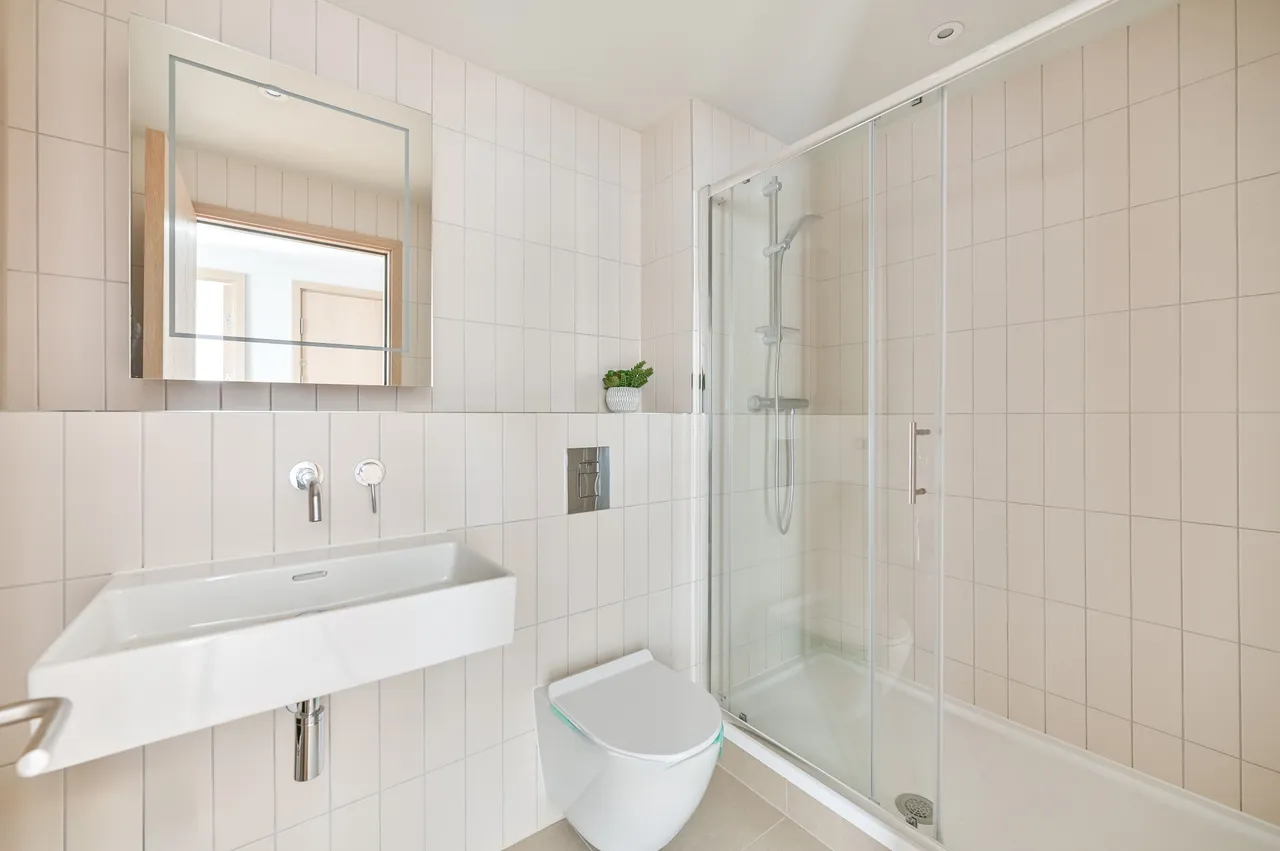 Flat 41, Heathrow House, 785 Bath Road, Hounslow, photo 5