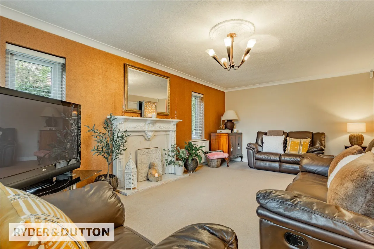 Sautridge Close, Slattocks, M24, photo 6