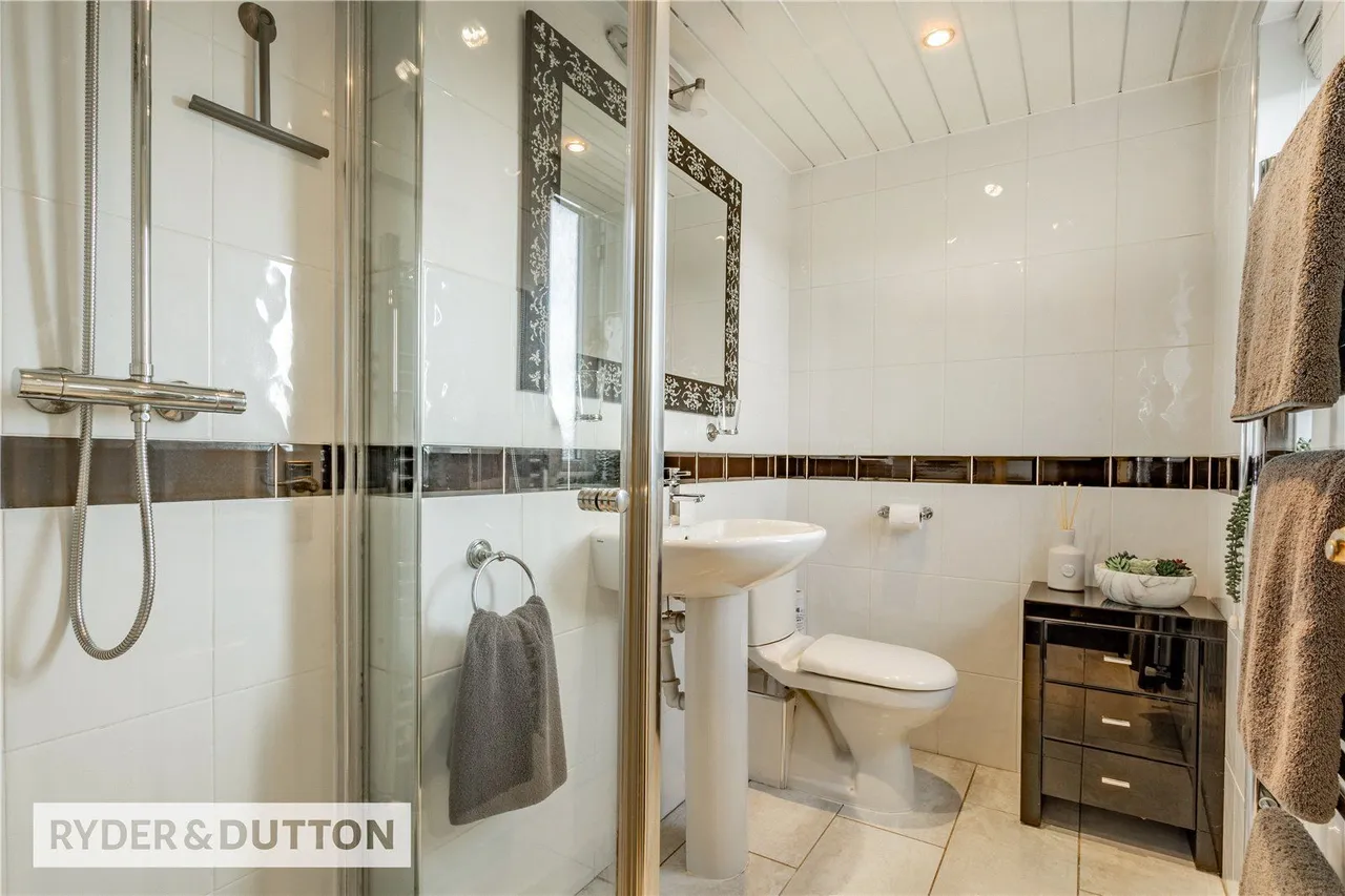 Sautridge Close, Slattocks, M24, photo 17