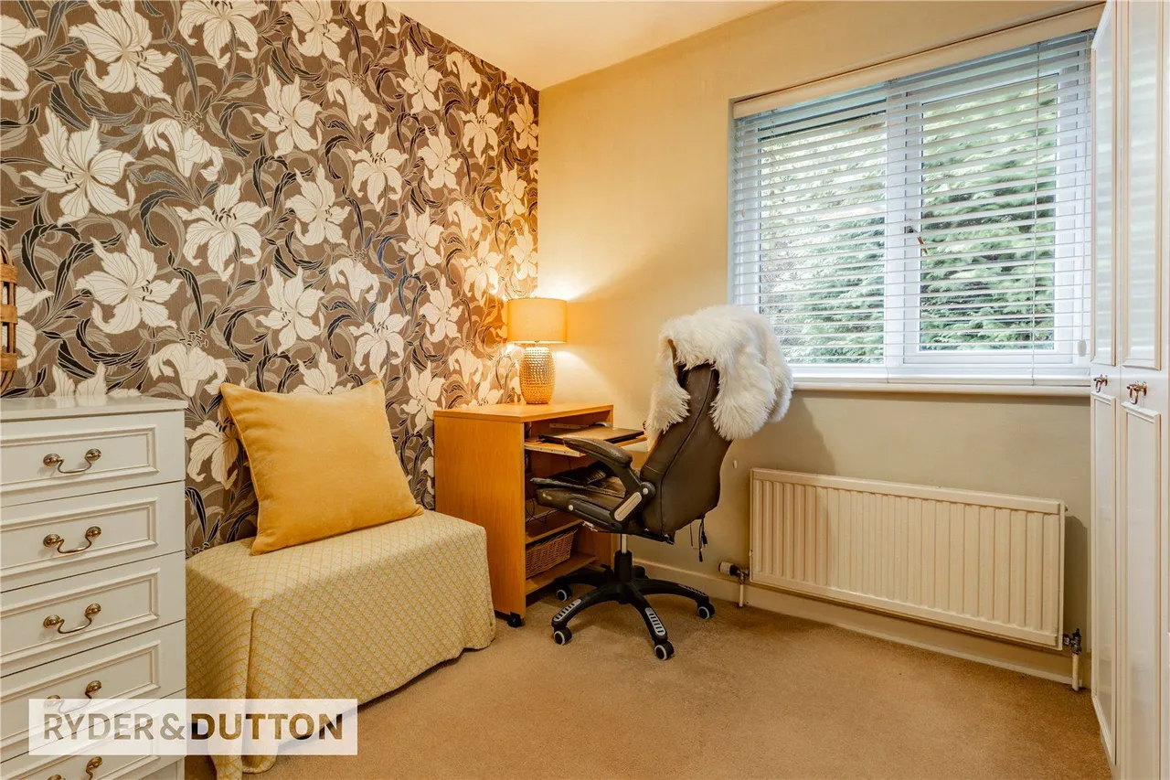 Sautridge Close, Slattocks, M24, photo 24