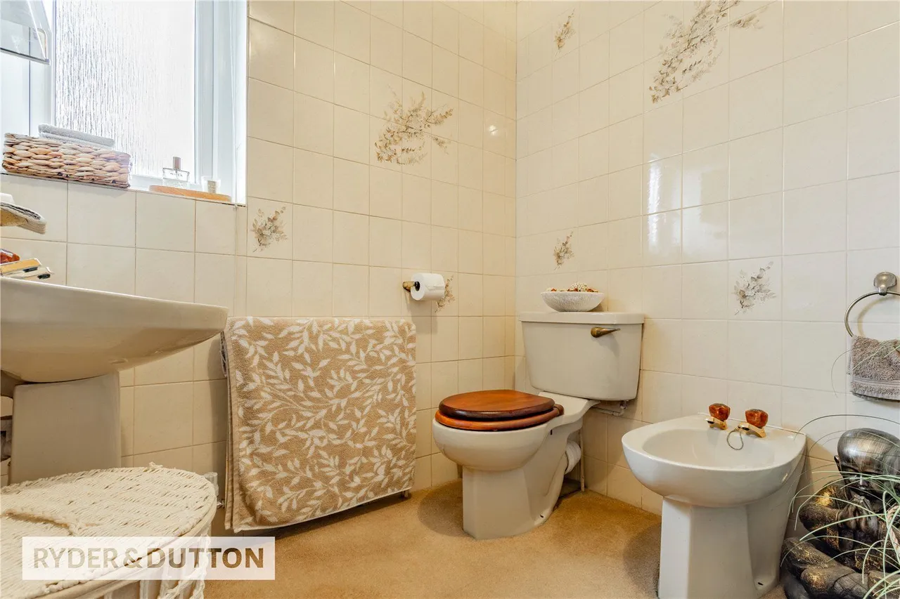 Sautridge Close, Slattocks, M24, photo 21