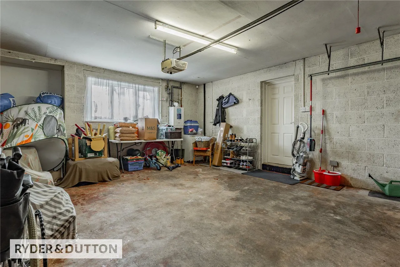 Sautridge Close, Slattocks, M24, photo 31