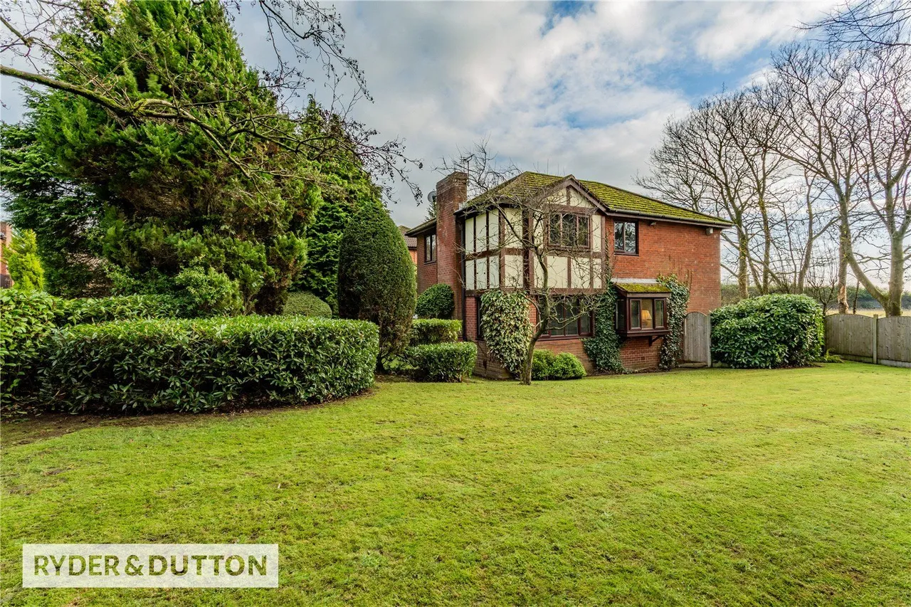 4 bed house for sale, Sautridge Close, Slattocks, M24