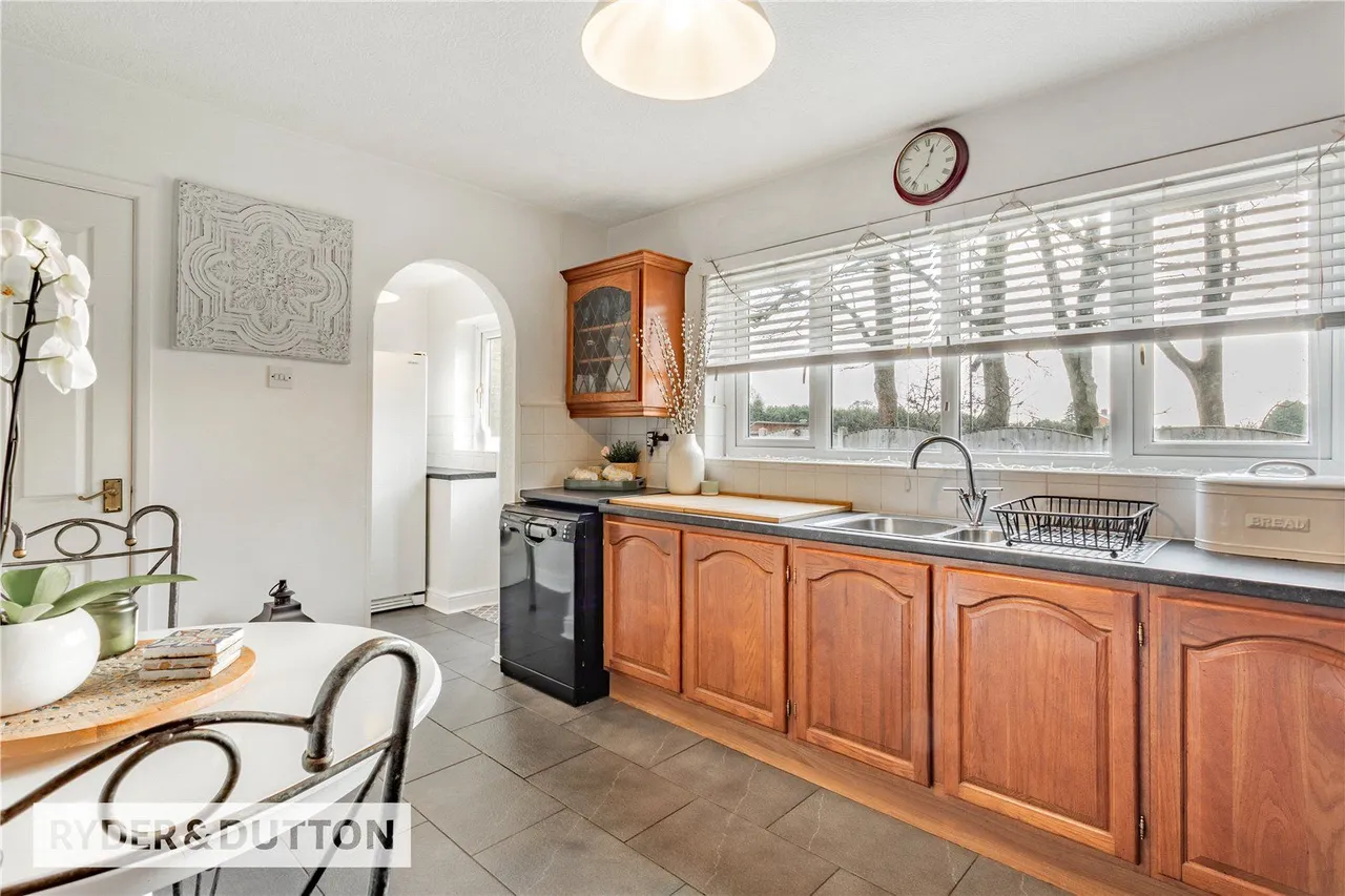 Sautridge Close, Slattocks, M24, photo 10