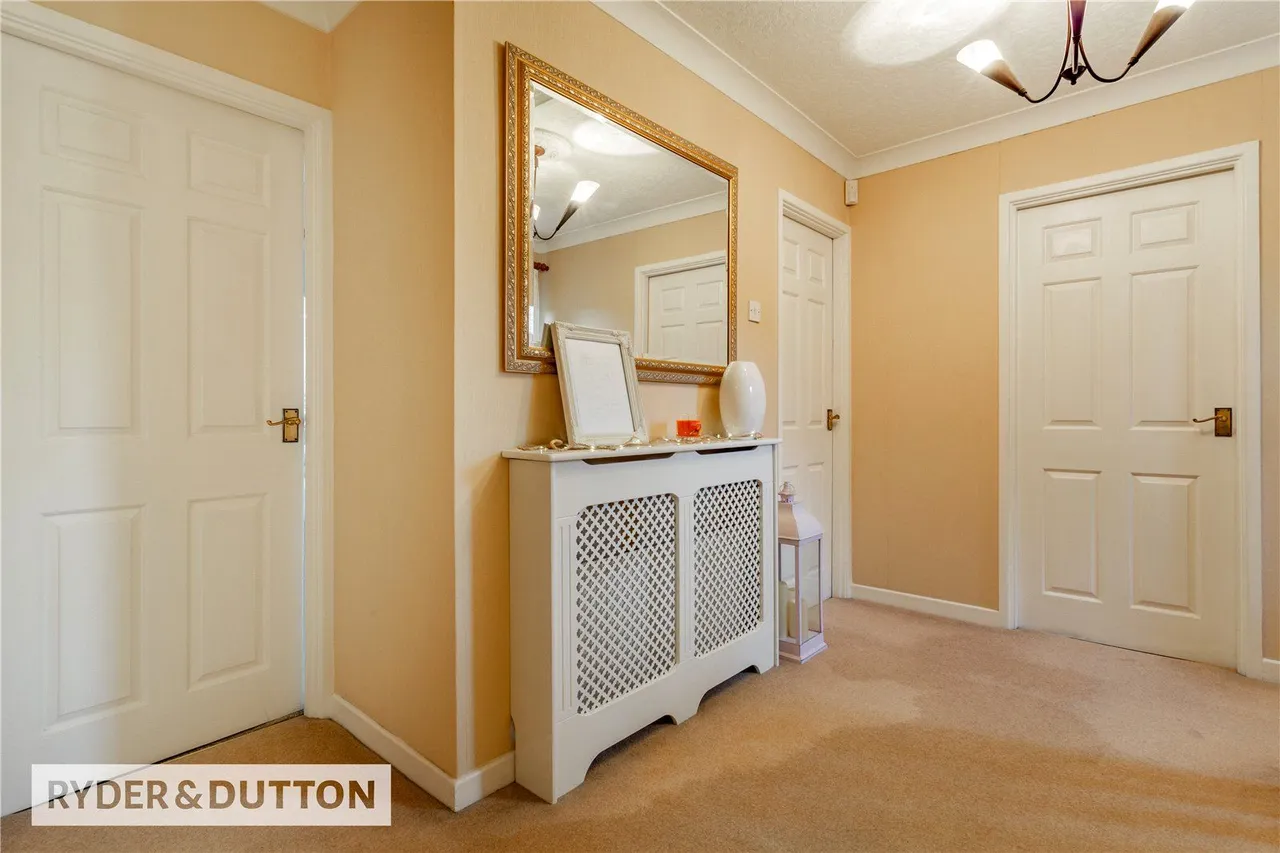 Sautridge Close, Slattocks, M24, photo 26