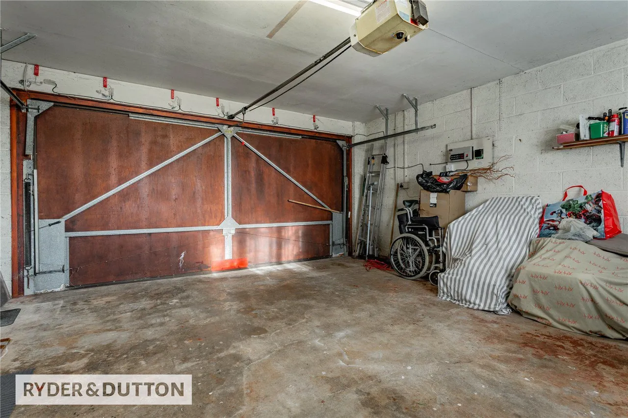 Sautridge Close, Slattocks, M24, photo 30