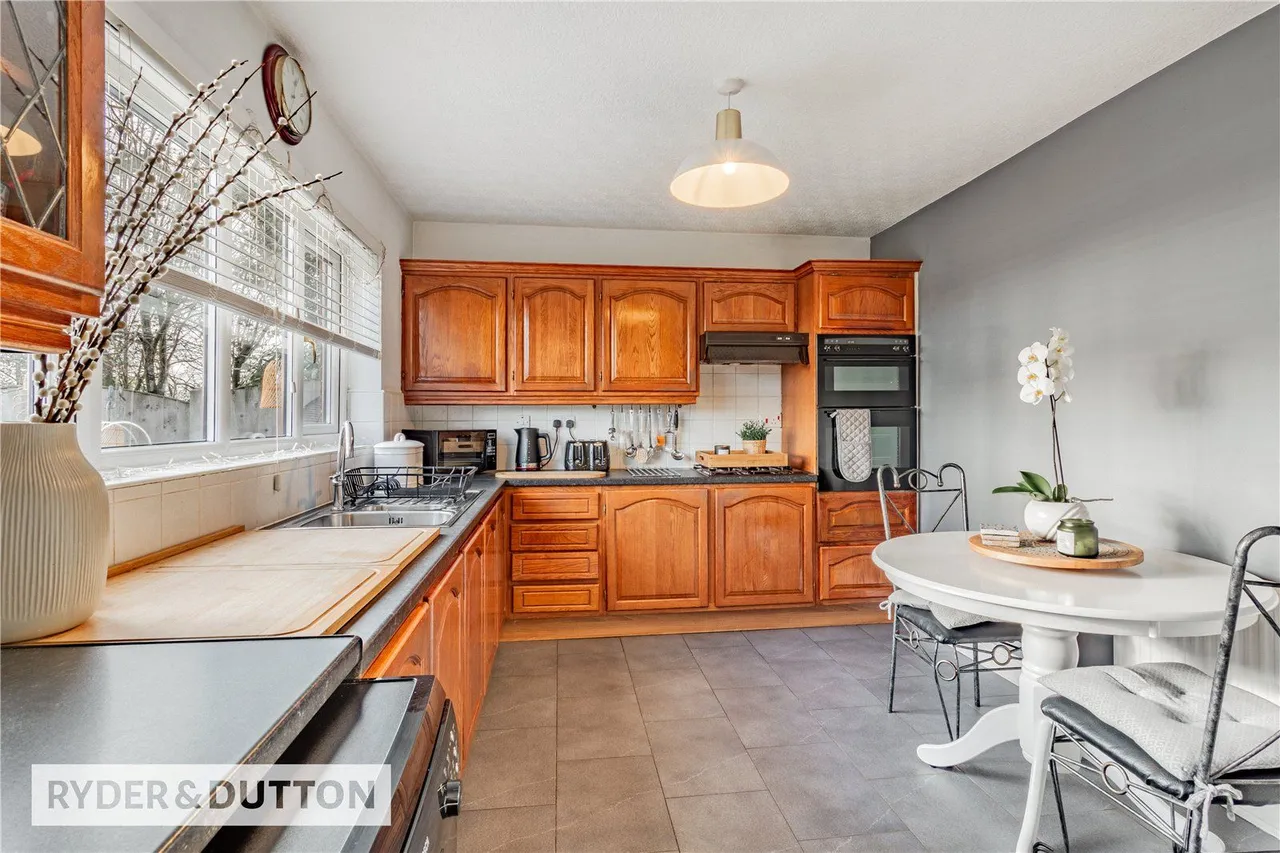 Sautridge Close, Slattocks, M24, photo 11