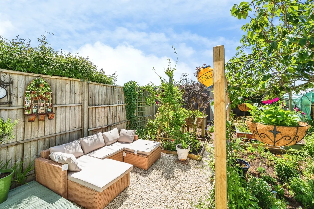 Farmlands Avenue, Polegate, photo 12