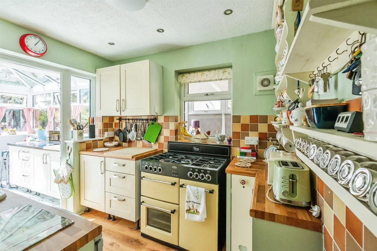 Farmlands Avenue, Polegate, photo 6