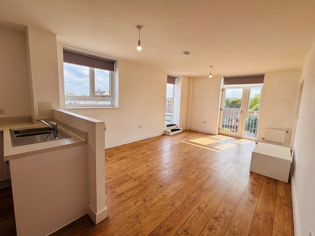 2 bed flat to rent — Bowes Road, LONDON