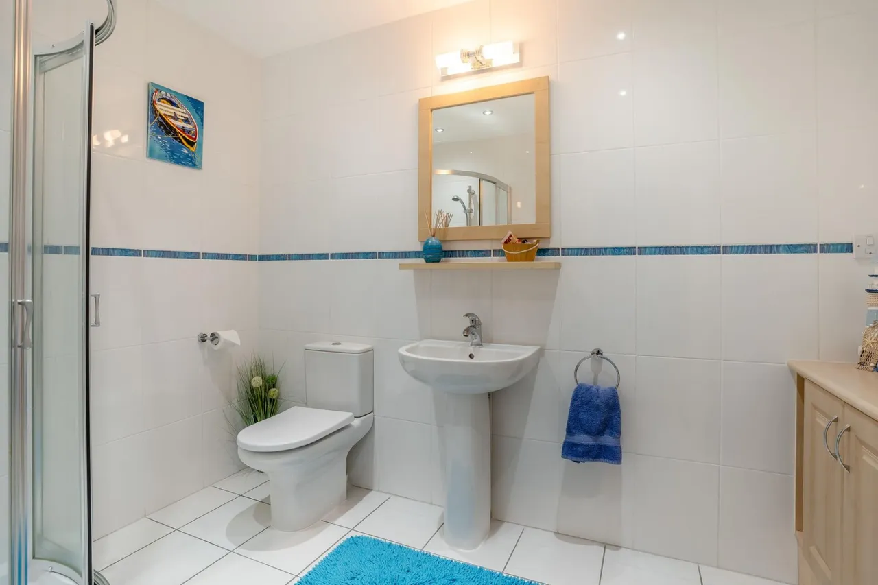 Gellideg Lane, Maesycwmmer, CF82, photo 23