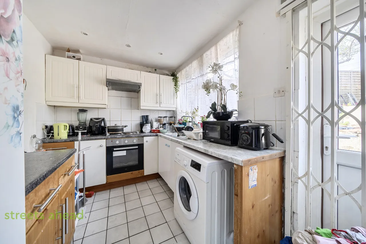 Kynaston Avenue, Thornton Heath, CR7, photo 16