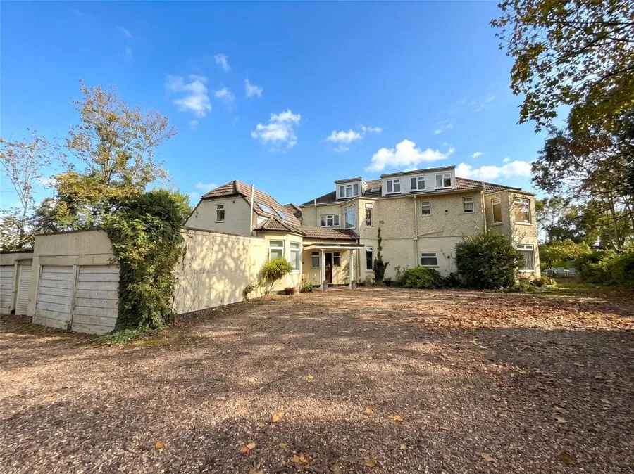 Guildford Road, Bagshot, GU19, photo 11