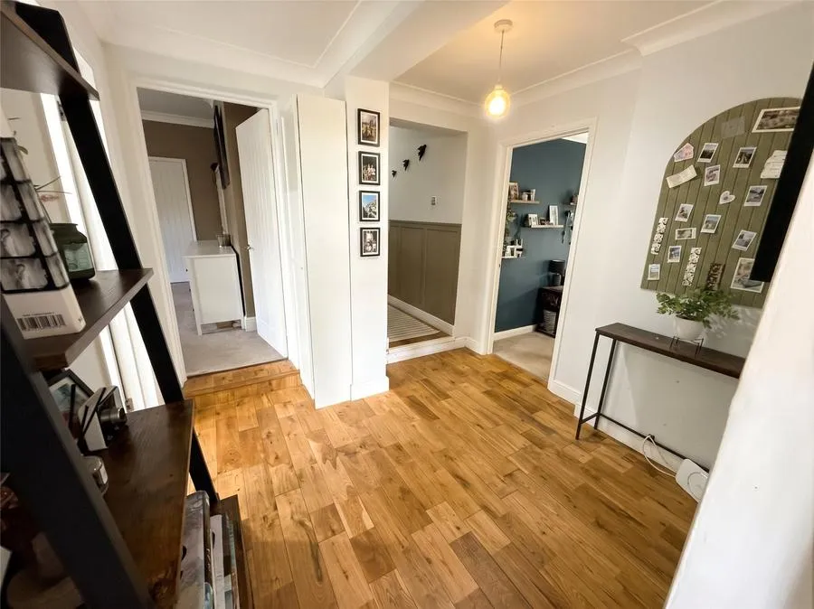 Guildford Road, Bagshot, GU19, photo 13