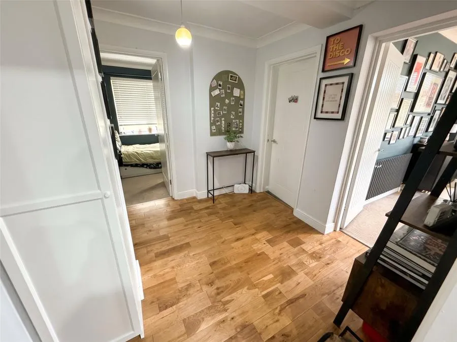 Guildford Road, Bagshot, GU19, photo 14