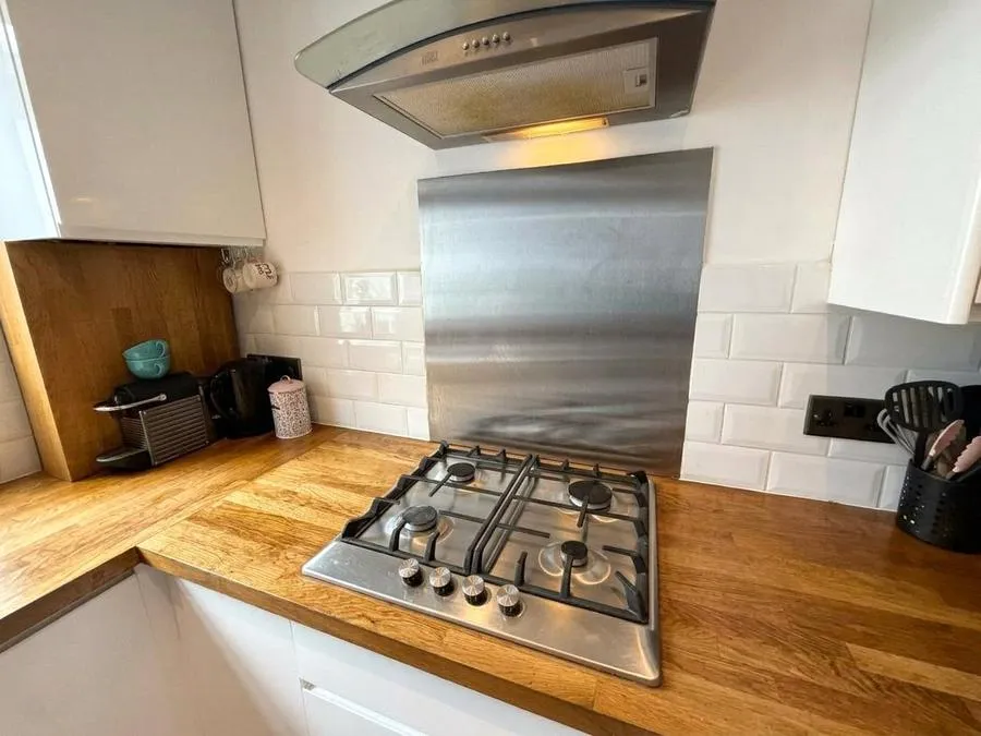 Guildford Road, Bagshot, GU19, photo 16
