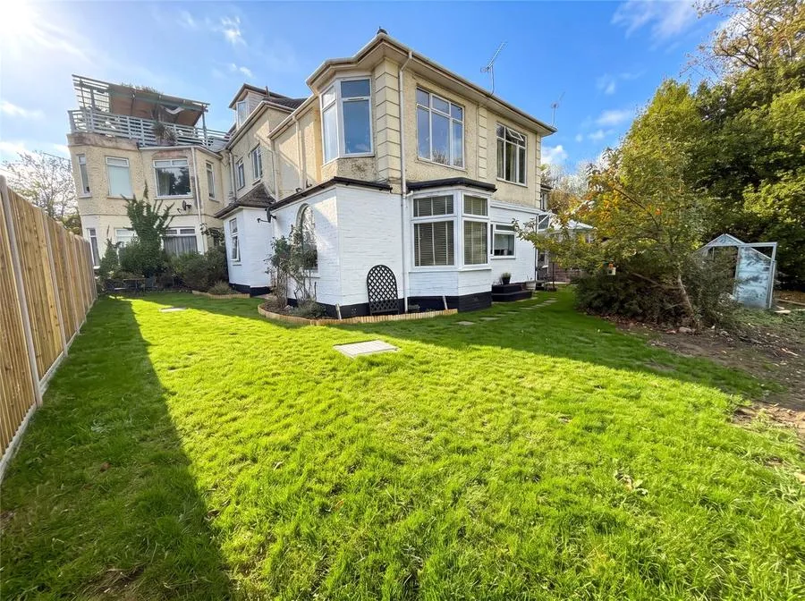Guildford Road, Bagshot, GU19, photo 10