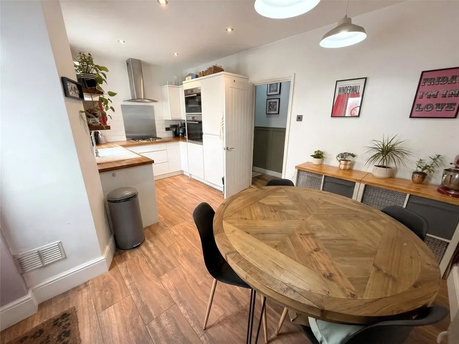Guildford Road, Bagshot, GU19, photo 4